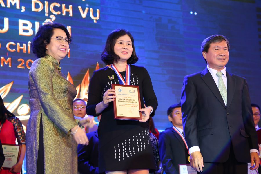 Benthanh Group được vinh danh “Sản phẩm, dịch vụ Thành phố Hồ Chí Minh tiêu biểu năm 2019” và “Doanh nghiệp phát triển bền vững trên 30 năm”