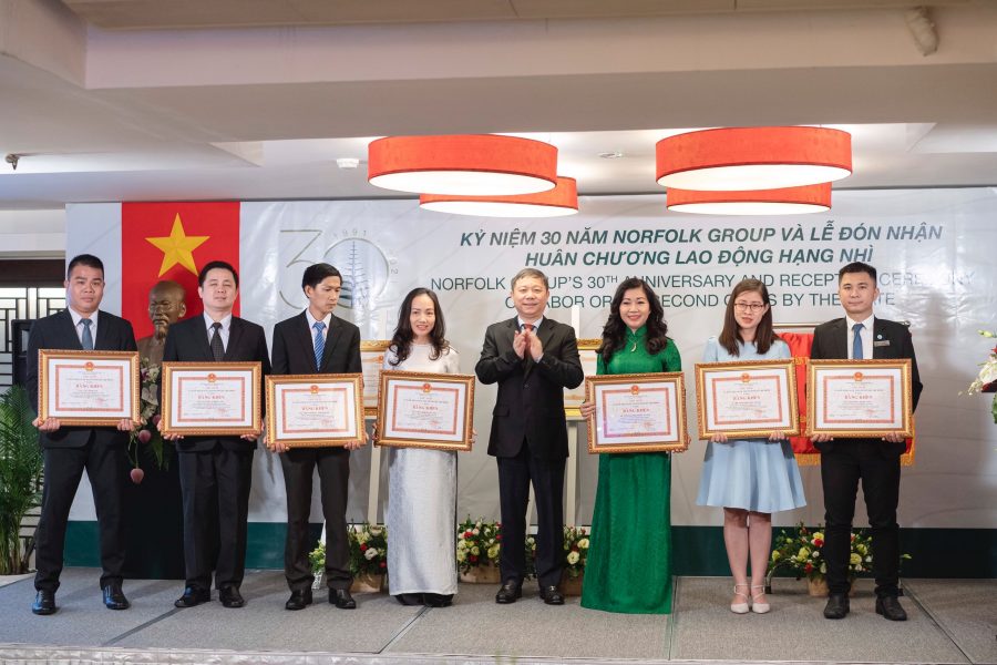 Benthanh Group chúc mừng Công ty TNHH Norfolk Development Group đón nhận Huân chương Lao động Hạng II