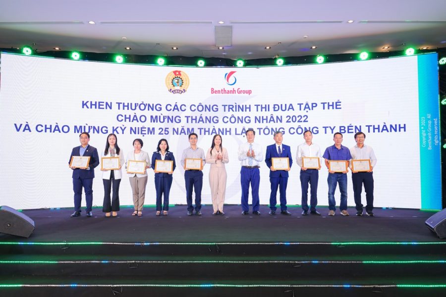 Công đoàn Tổng Công ty Bến Thành khen thưởng 31 công trình thi đua tập thể năm 2022.